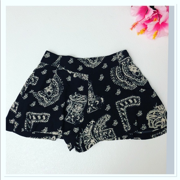 Free People Pants - Free People Boho print flutter shorts tribal print